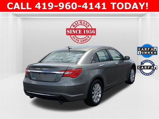 Photo of 2013 Tungsten Clearcoat Metallic Chrysler 200