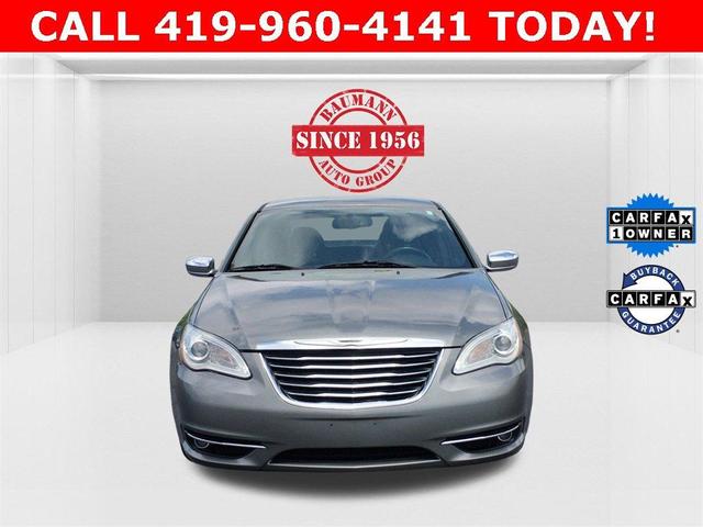 Photo of 2013 Tungsten Clearcoat Metallic Chrysler 200