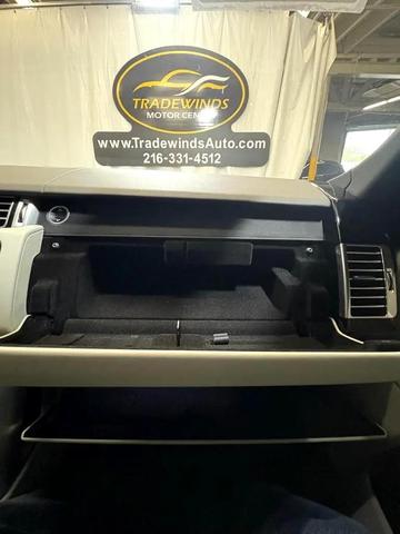 Photo of 2016 RED Land Rover Range Rover