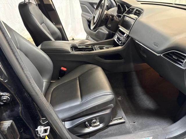 Photo of 2020 BLACK Jaguar F-PACE