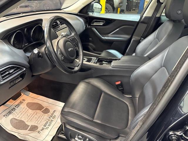 Photo of 2020 BLACK Jaguar F-PACE