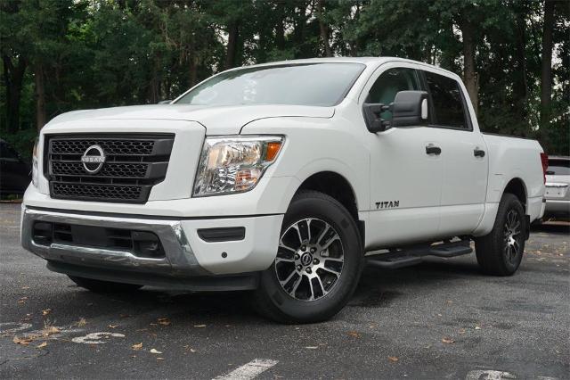 Photo of 2024 Glacier White Nissan Titan