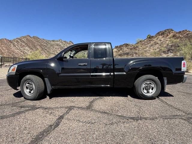 Photo of 2007 Brilliant Black Clearcoat Mitsubishi Raider