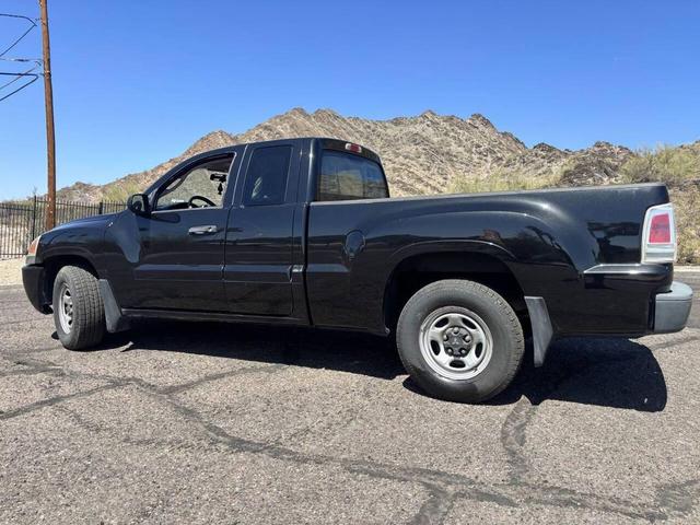 Photo of 2007 Brilliant Black Clearcoat Mitsubishi Raider