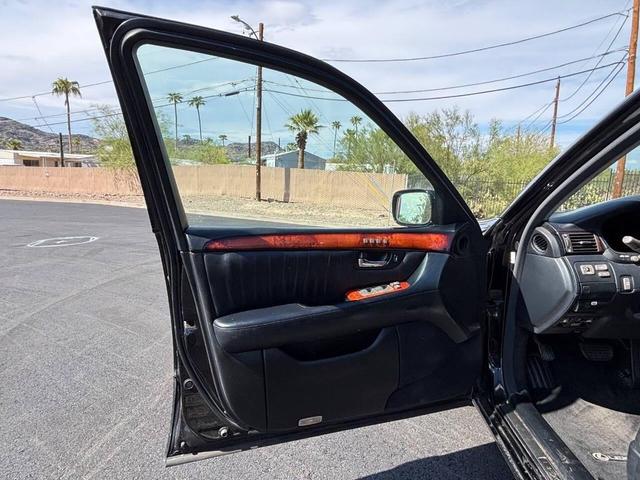 Photo of 2004 Black Onyx Lexus LS 430