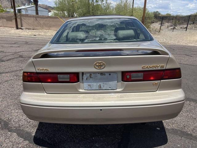 Photo of 1998 Champagne Toyota Camry