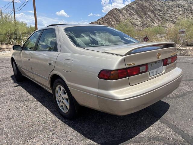 Photo of 1998 Champagne Toyota Camry