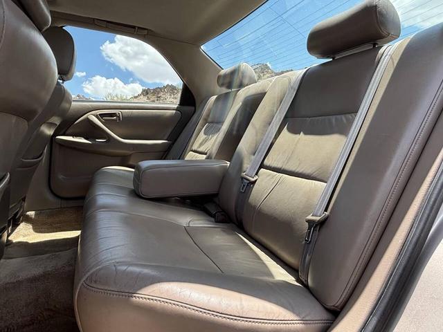 Photo of 1998 Champagne Toyota Camry