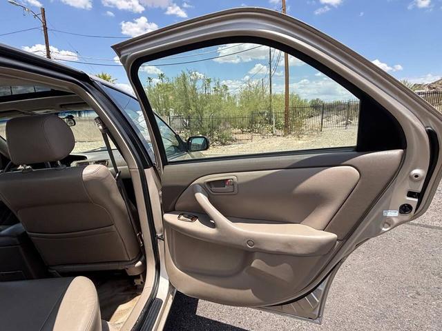 Photo of 1998 Champagne Toyota Camry