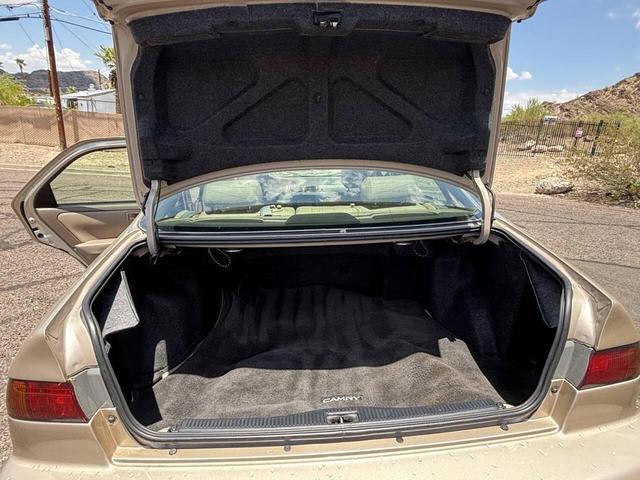 Photo of 1998 Champagne Toyota Camry