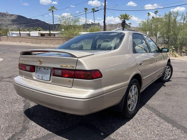 Photo of 1998 Champagne Toyota Camry