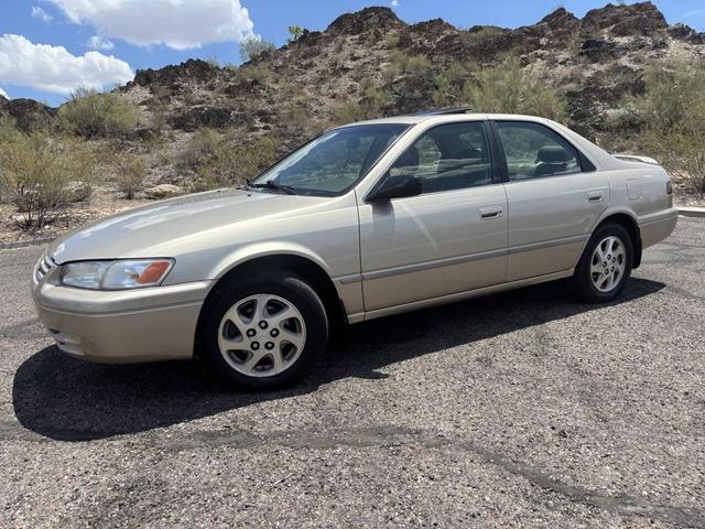 Photo of 1998 Champagne Toyota Camry