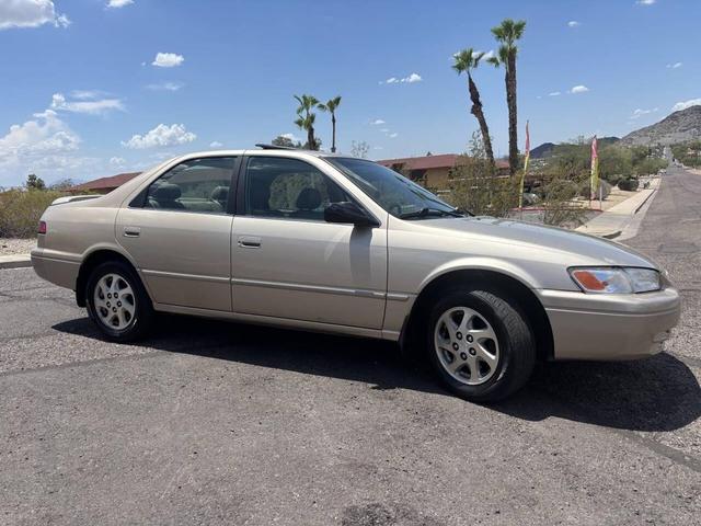 Photo of 1998 Champagne Toyota Camry