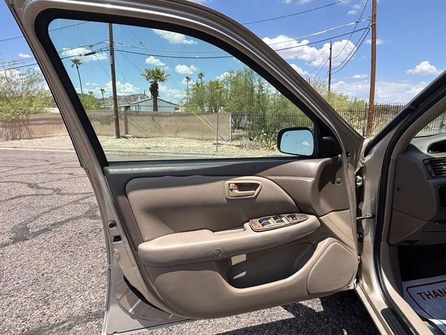 Photo of 1998 Champagne Toyota Camry