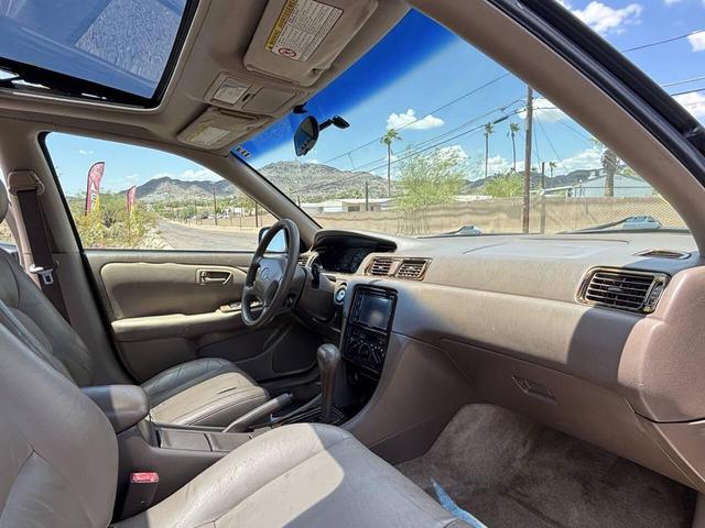 Photo of 1998 Champagne Toyota Camry