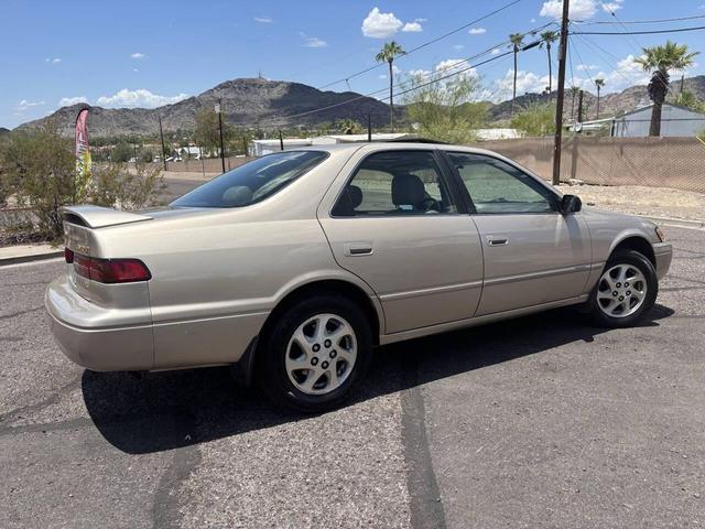 Photo of 1998 Champagne Toyota Camry