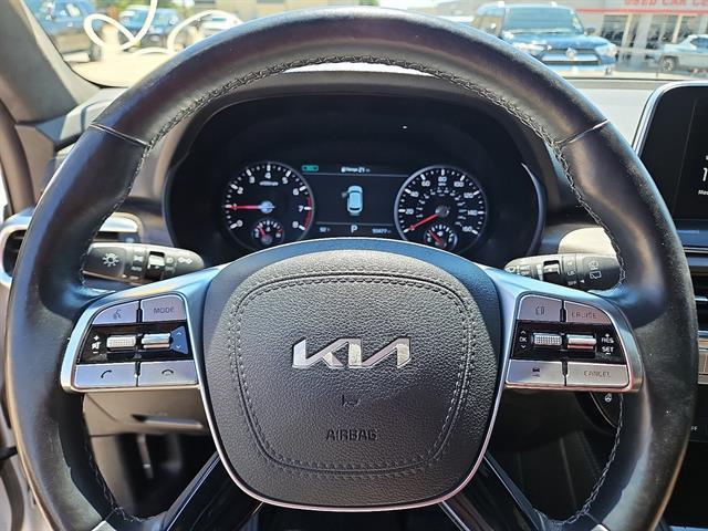Photo of 2022 Glacial White Pearl Kia Telluride