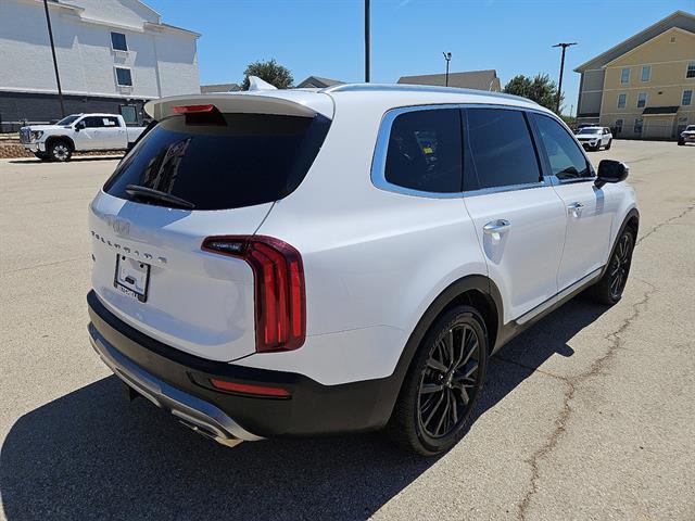 Photo of 2022 Glacial White Pearl Kia Telluride