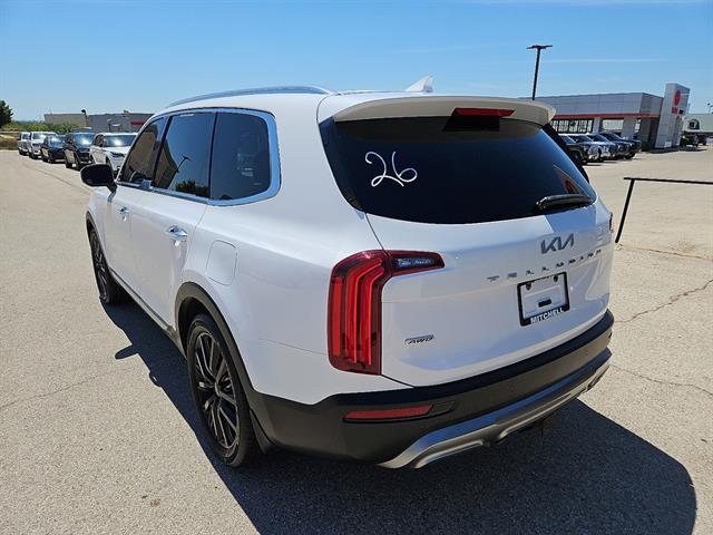 Photo of 2022 Glacial White Pearl Kia Telluride