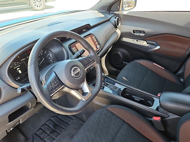 Photo of 2024 Electric Blue Metallic Nissan Kicks
