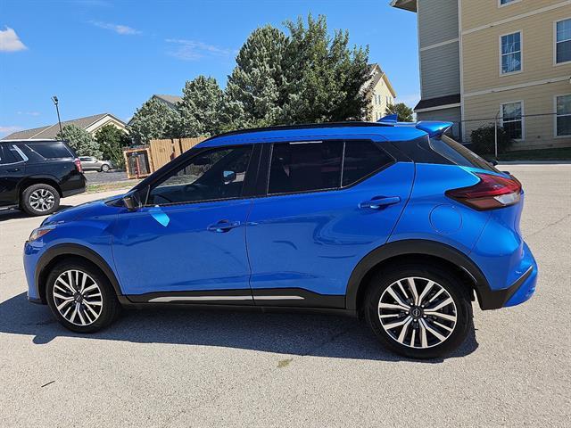 Photo of 2024 Electric Blue Metallic Nissan Kicks