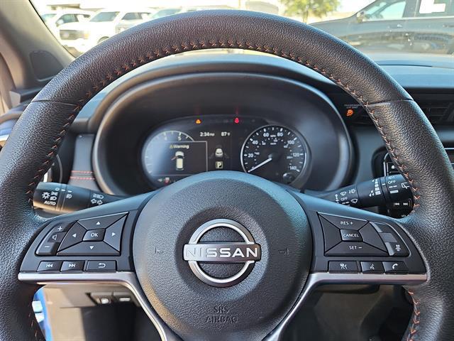 Photo of 2024 Electric Blue Metallic Nissan Kicks