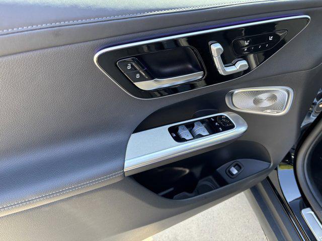Photo of 2023 Black Mercedes-Benz GLC 300