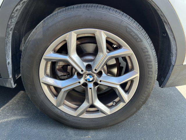 Photo of 2023 Mineral White Metallic BMW X3