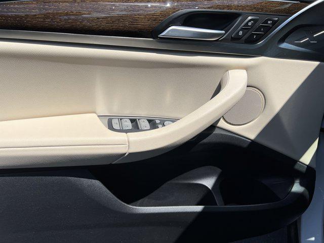 Photo of 2023 Mineral White Metallic BMW X3