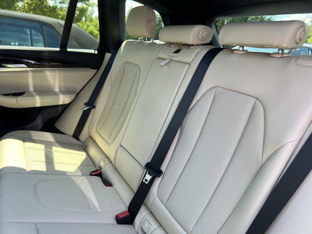 Photo of 2023 Mineral White Metallic BMW X3
