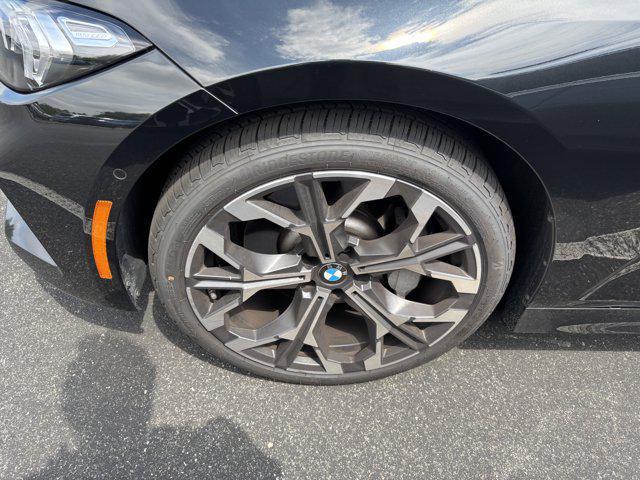 Photo of 2025 Black Sapphire Metallic BMW 330