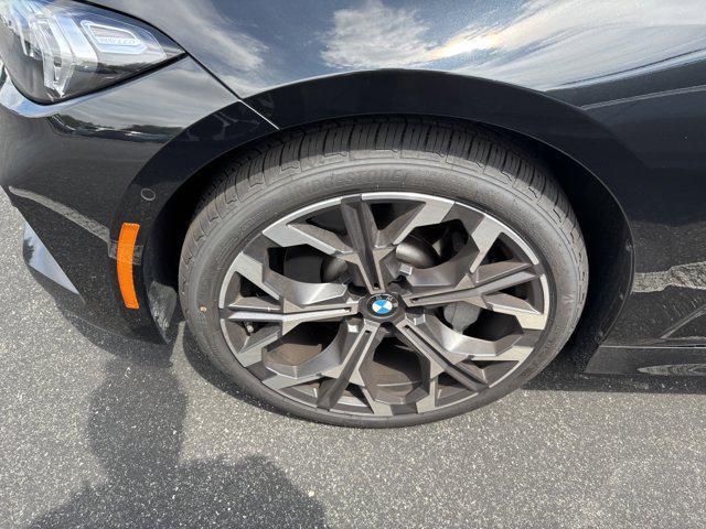Photo of 2025 Black Sapphire Metallic BMW 330
