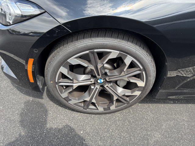 Photo of 2025 Black Sapphire Metallic BMW 330