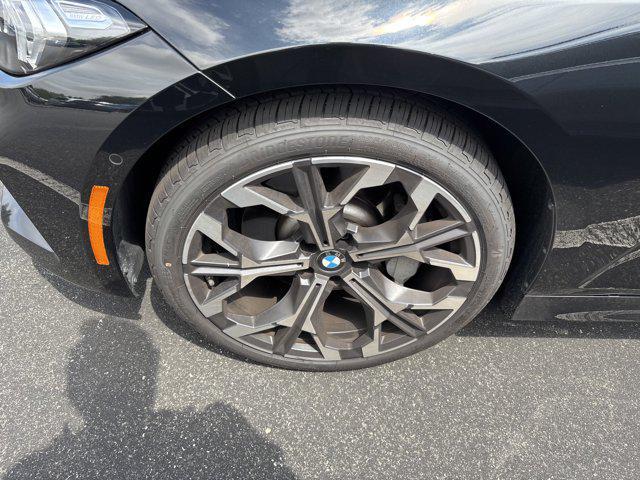 Photo of 2025 Black Sapphire Metallic BMW 330