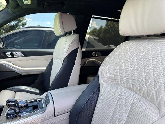 Photo of 2022 Dravit Grey Metallic BMW X7