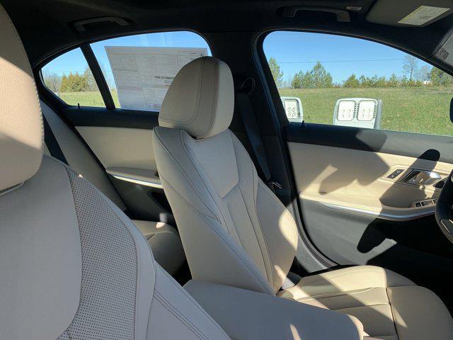 Photo of 2025 Black Sapphire Metallic BMW 330