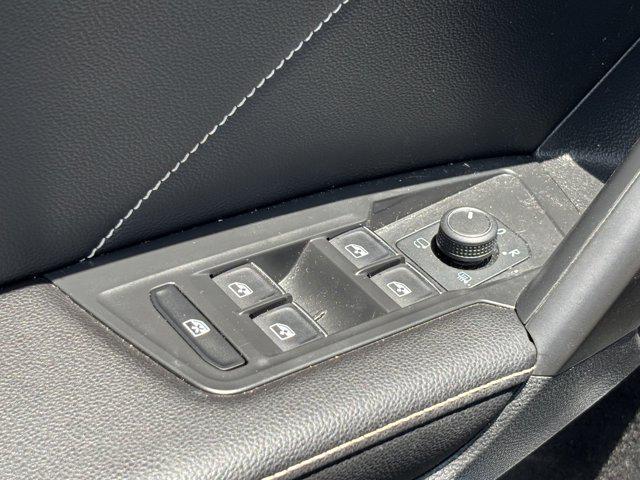 Photo of 2022 Platinum Gray Metallic Volkswagen Tiguan