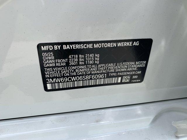 Photo of 2025 Alpine White BMW 330