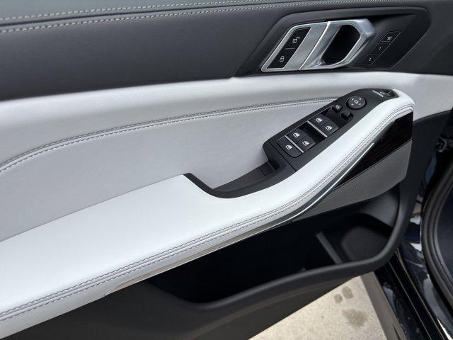 Photo of 2026 Black Sapphire Metallic BMW X5