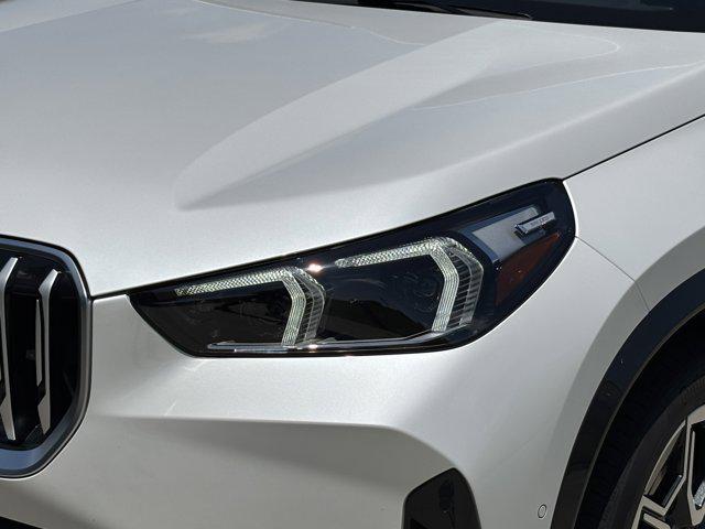 Photo of 2025 Mineral White Metallic BMW X1