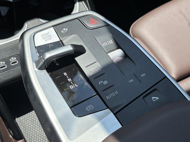 Photo of 2025 Mineral White Metallic BMW X1