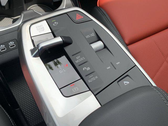 Photo of 2025 Mineral White Metallic BMW X1