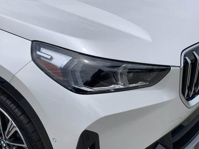 Photo of 2025 Mineral White Metallic BMW X1