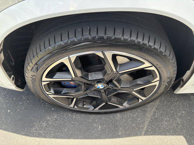 Photo of 2024 Mineral White Metallic BMW X1