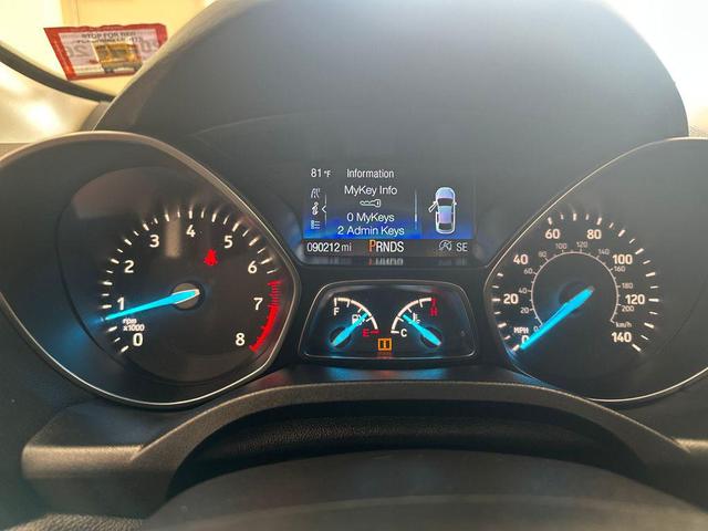 Photo of 2019 White Platinum Clearcoat Metallic Ford Escape