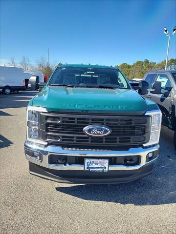 Photo of 2025 Green Ford F-350