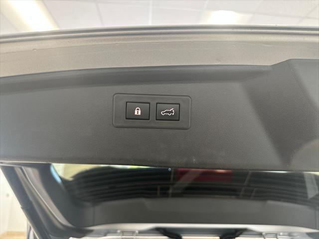 Photo of 2023 Ice Silver Metallic Subaru Outback