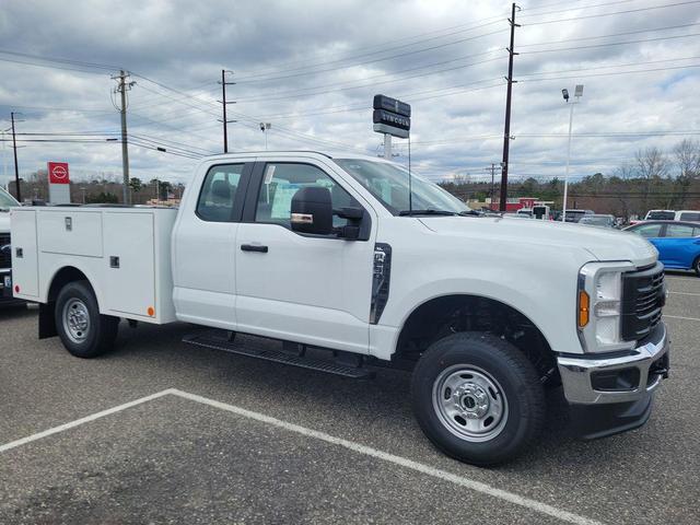 Photo of 2025 Oxford White Ford F-250