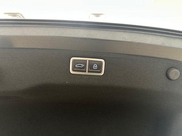 Photo of 2024 Portofino Gray Hyundai SONATA Hybrid