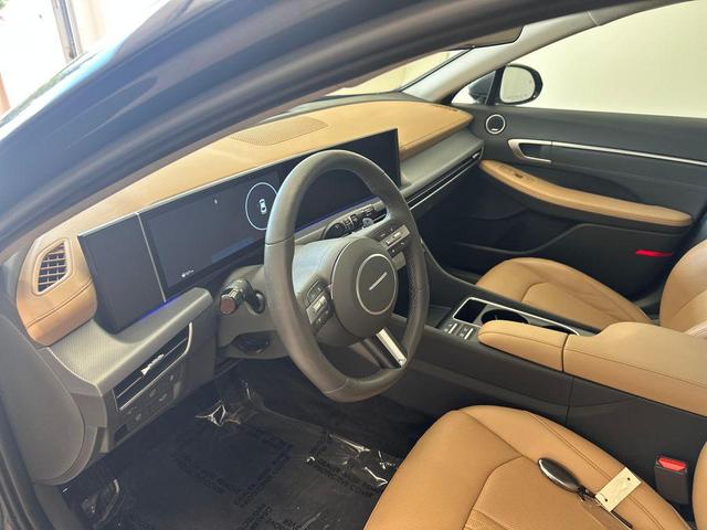 Photo of 2024 Portofino Gray Hyundai SONATA Hybrid